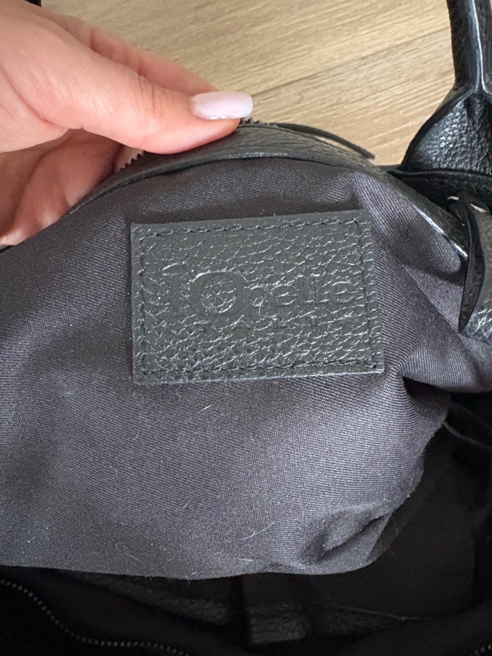 Black Skull-Embossed Leather Tote Bag - Women - Picture 5 of 10